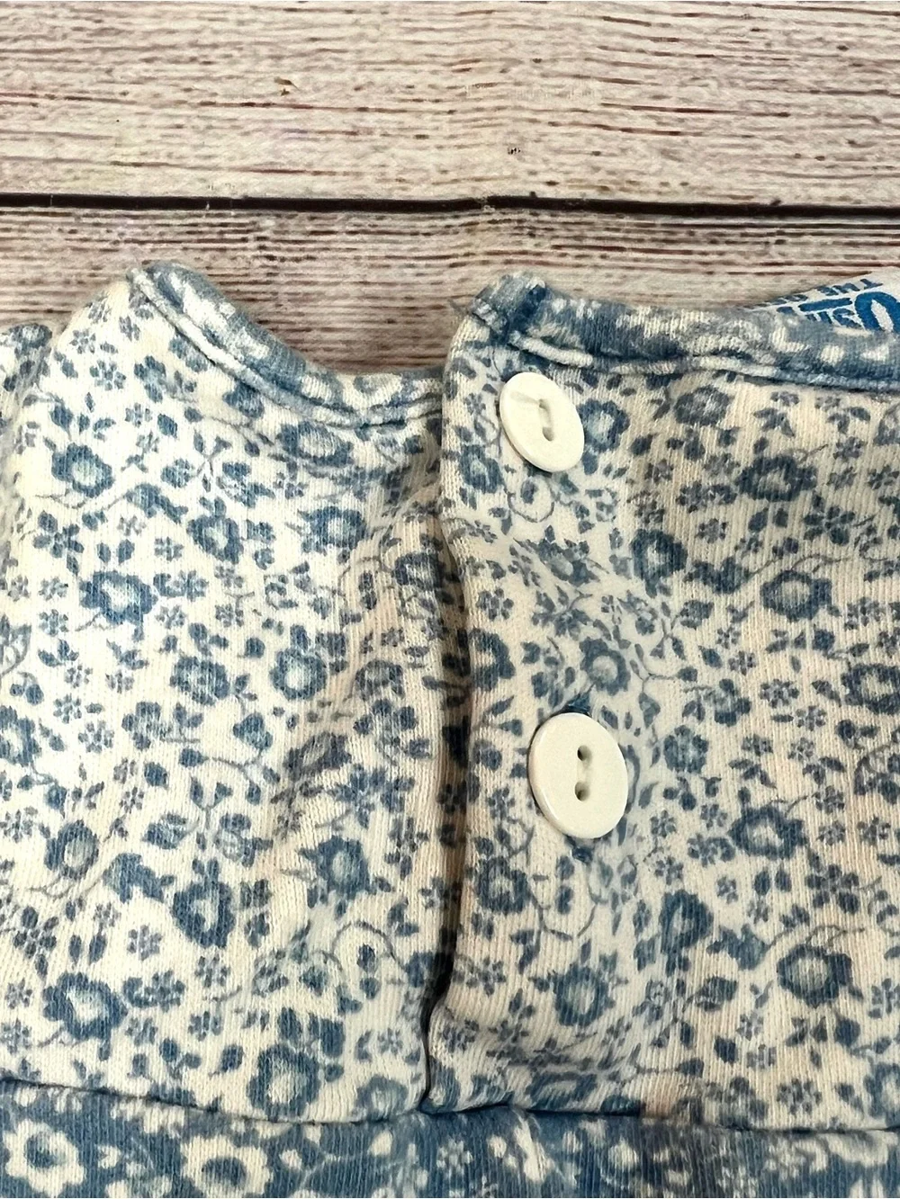 Vintage Oshkosh B’Gosh Girls Blue White Floral Romper Jumpsuit Size 3-6 M 90s